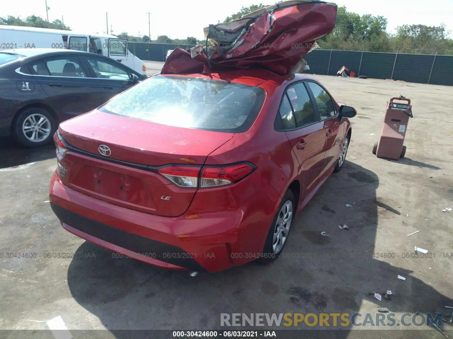 4 Photograph of a damaged car 5YFEPRAE6LP077580 TOYOTA COROLLA 2020