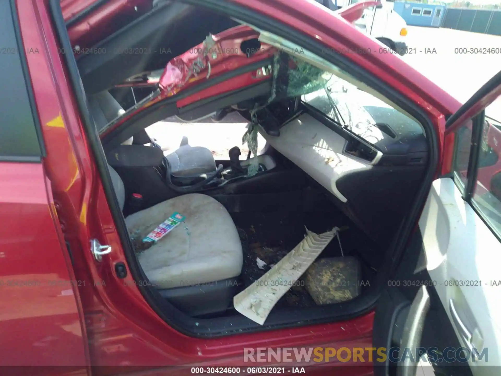 5 Photograph of a damaged car 5YFEPRAE6LP077580 TOYOTA COROLLA 2020