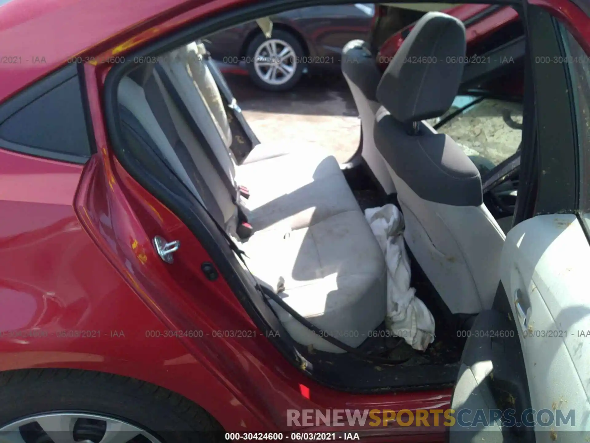 8 Photograph of a damaged car 5YFEPRAE6LP077580 TOYOTA COROLLA 2020