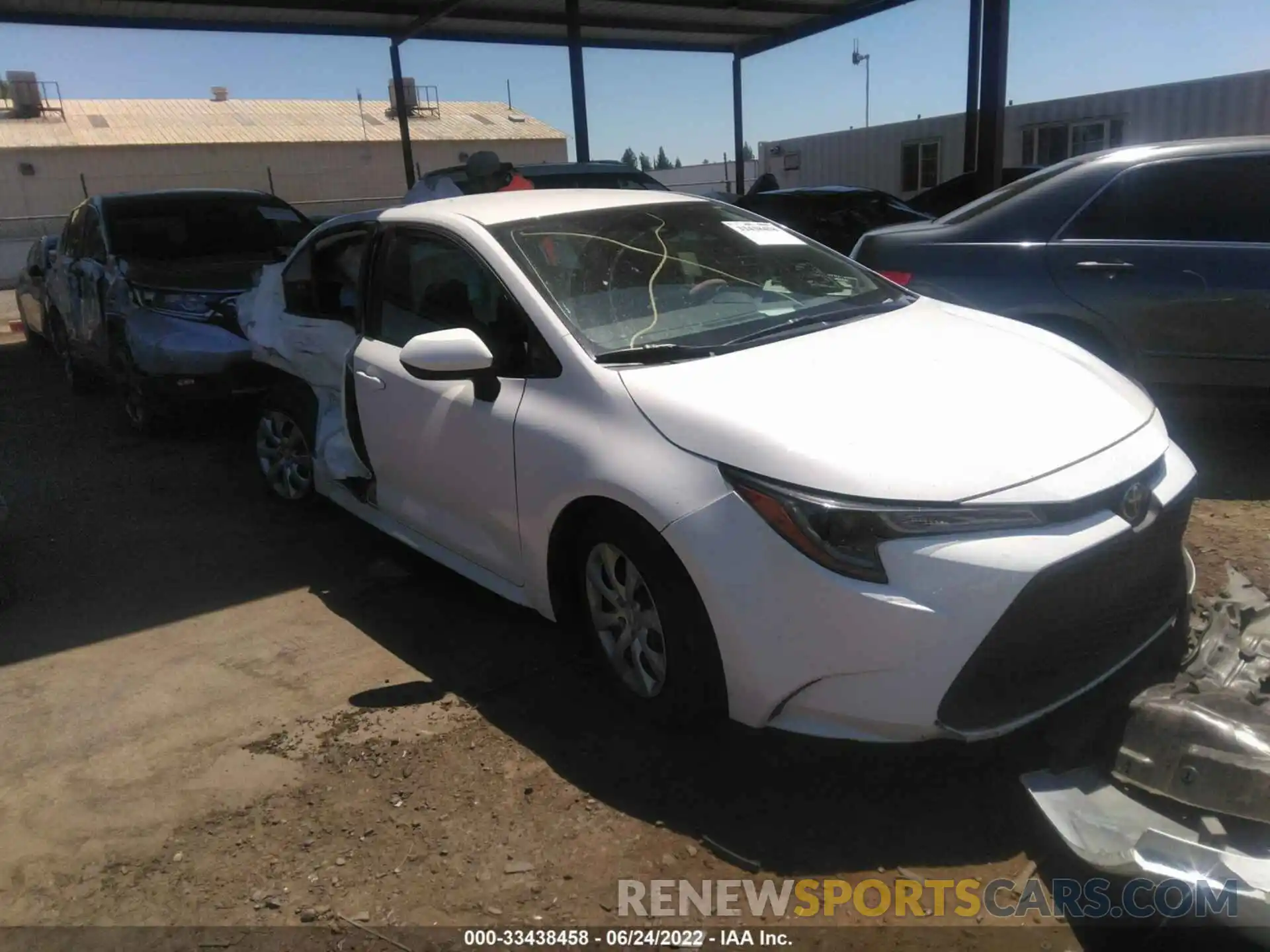 1 Photograph of a damaged car 5YFEPRAE6LP078292 TOYOTA COROLLA 2020