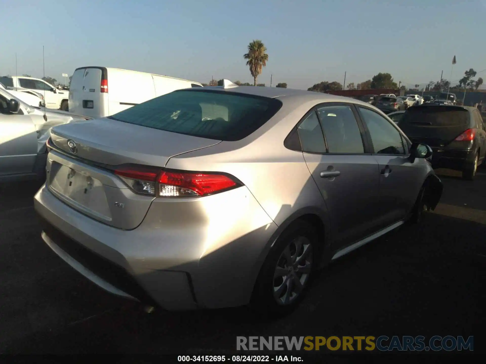 4 Photograph of a damaged car 5YFEPRAE6LP078843 TOYOTA COROLLA 2020