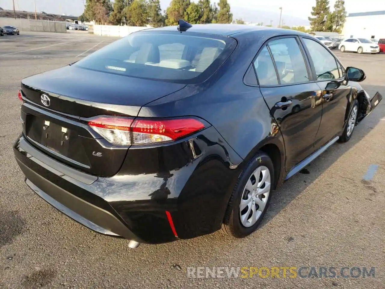 4 Photograph of a damaged car 5YFEPRAE6LP079751 TOYOTA COROLLA 2020