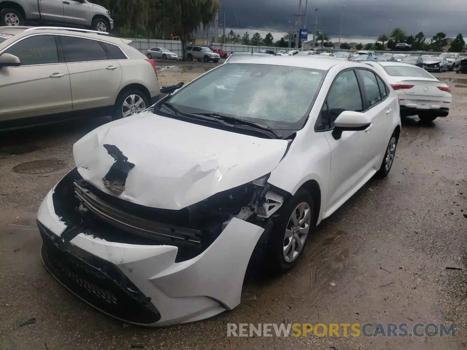 2 Photograph of a damaged car 5YFEPRAE6LP079975 TOYOTA COROLLA 2020