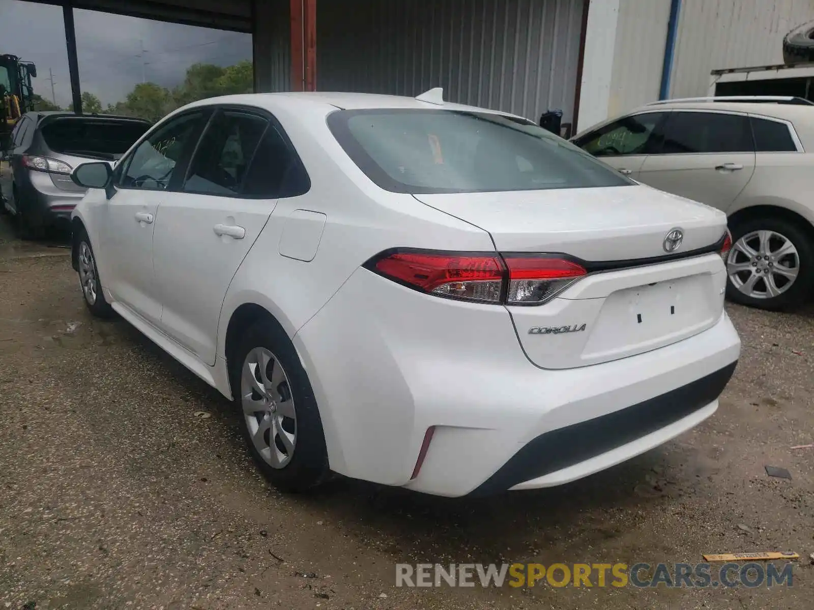 3 Photograph of a damaged car 5YFEPRAE6LP079975 TOYOTA COROLLA 2020