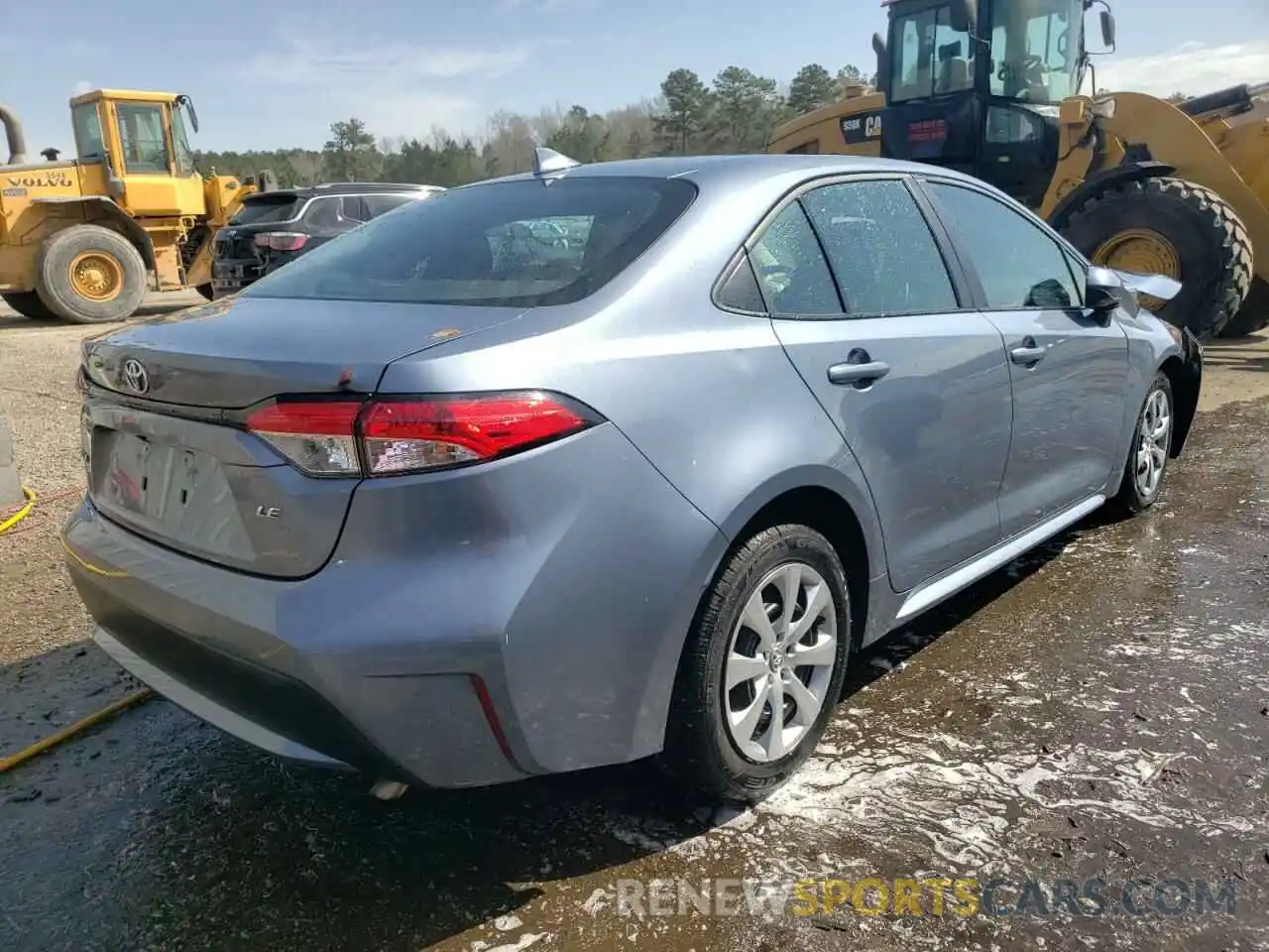 4 Photograph of a damaged car 5YFEPRAE6LP080477 TOYOTA COROLLA 2020