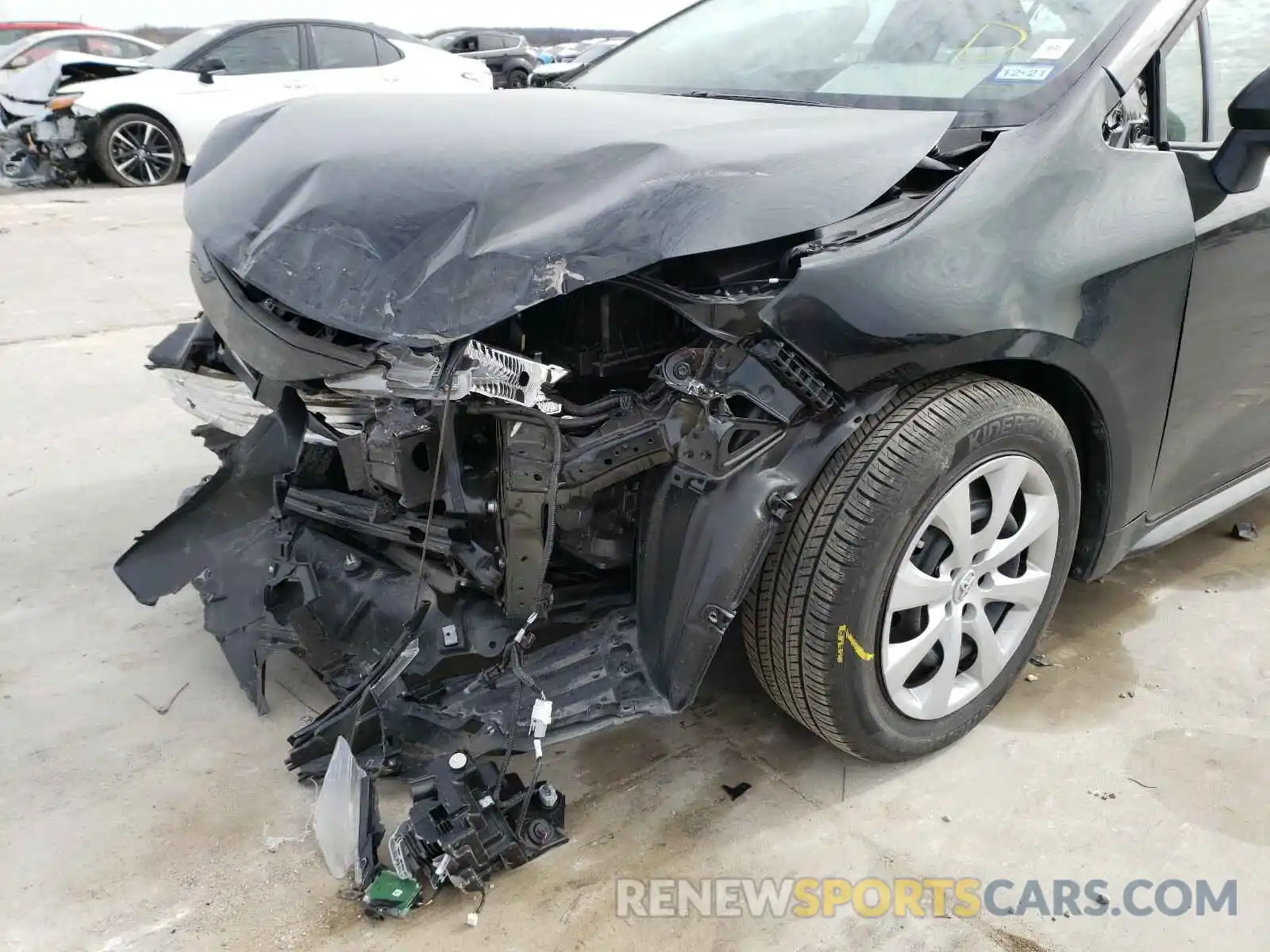 9 Photograph of a damaged car 5YFEPRAE6LP082472 TOYOTA COROLLA 2020