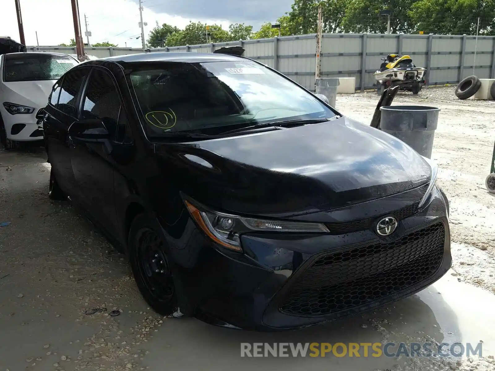 1 Photograph of a damaged car 5YFEPRAE6LP086778 TOYOTA COROLLA 2020