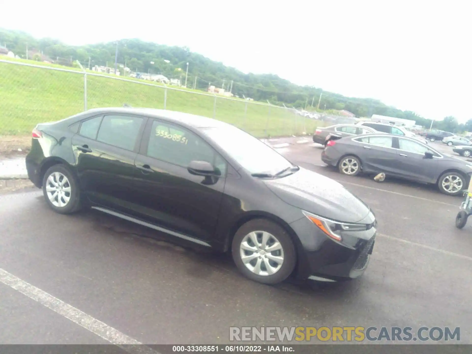 1 Photograph of a damaged car 5YFEPRAE6LP086845 TOYOTA COROLLA 2020