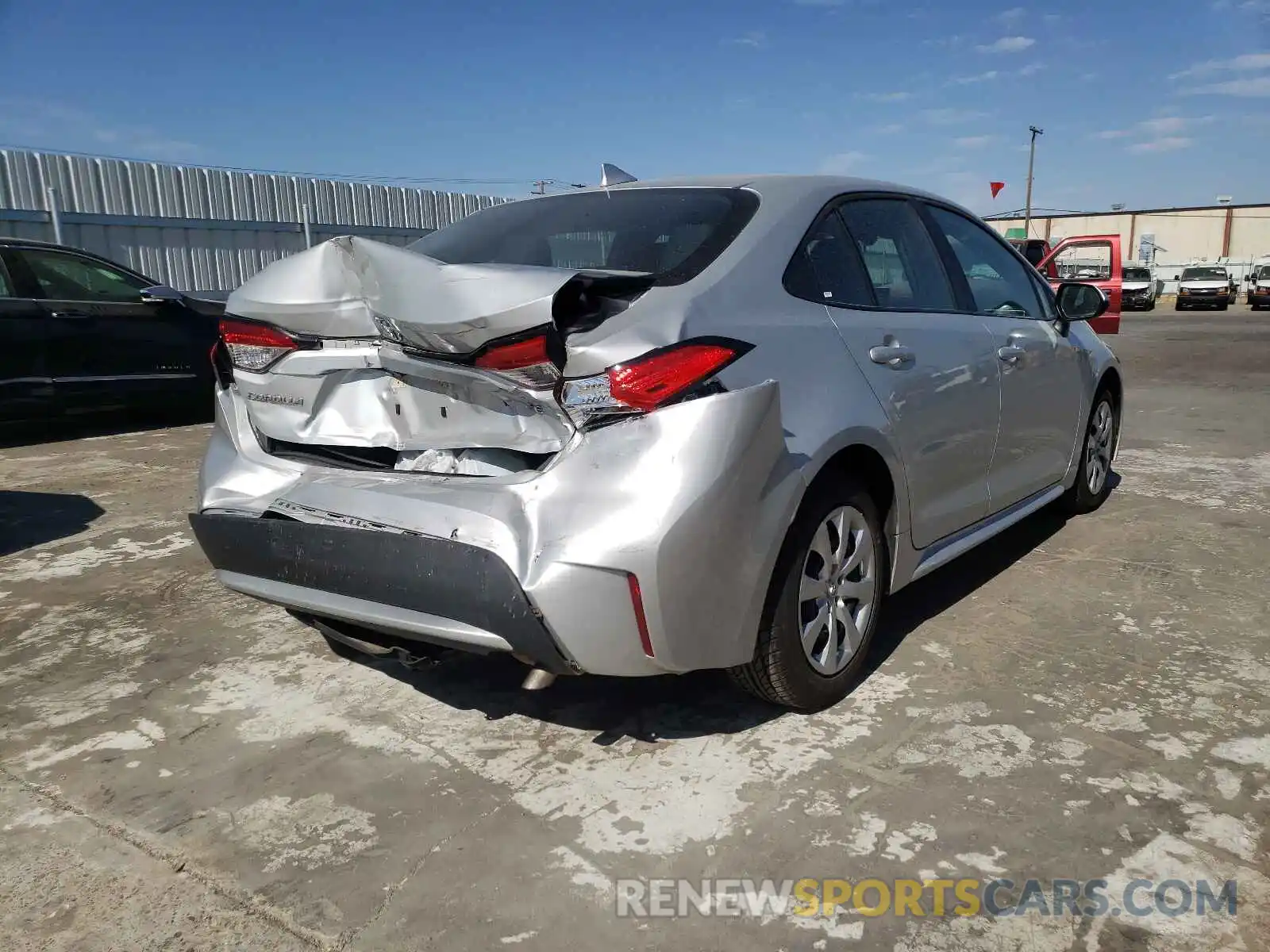 4 Photograph of a damaged car 5YFEPRAE6LP087302 TOYOTA COROLLA 2020