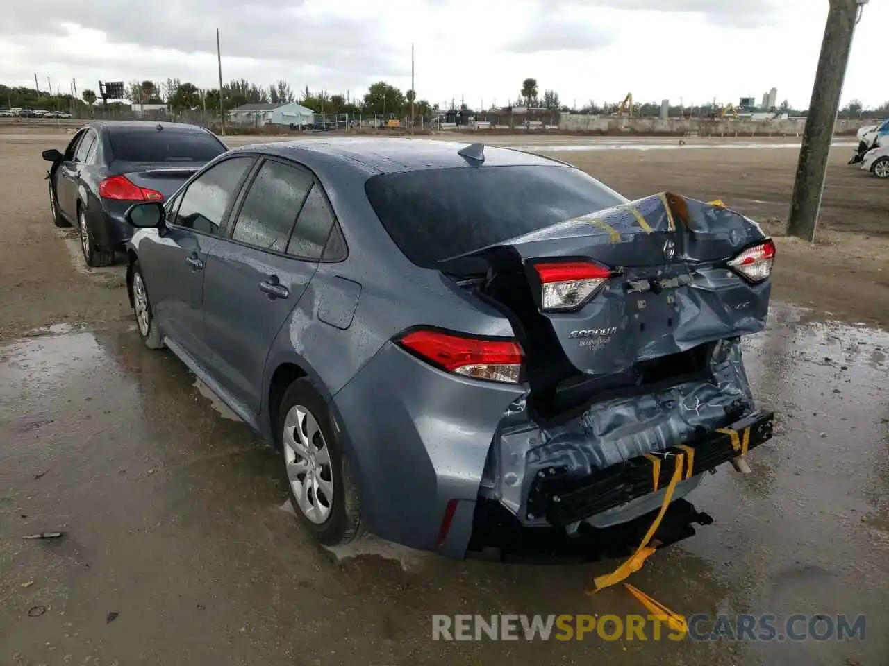 3 Photograph of a damaged car 5YFEPRAE6LP087414 TOYOTA COROLLA 2020