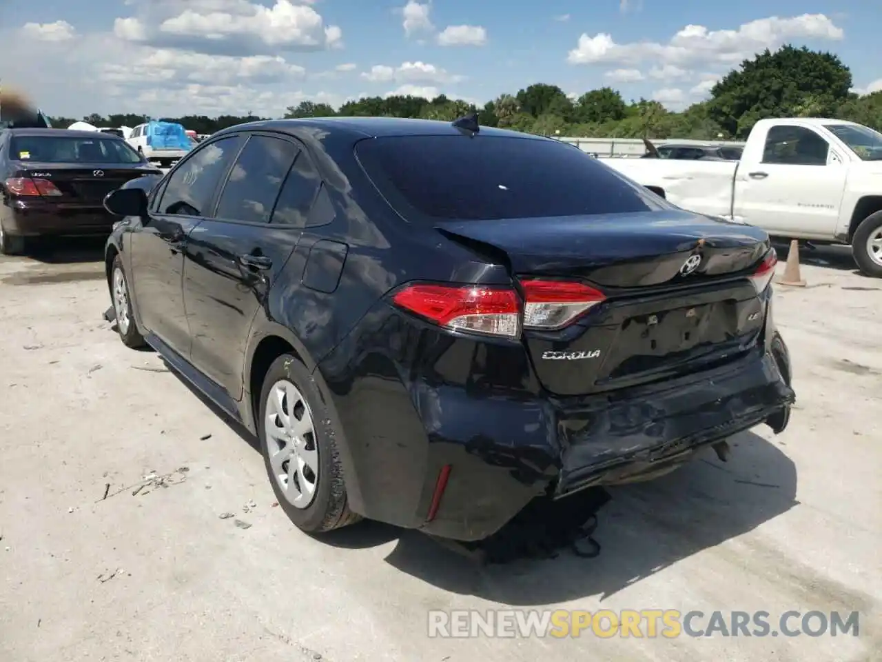 3 Photograph of a damaged car 5YFEPRAE6LP087431 TOYOTA COROLLA 2020