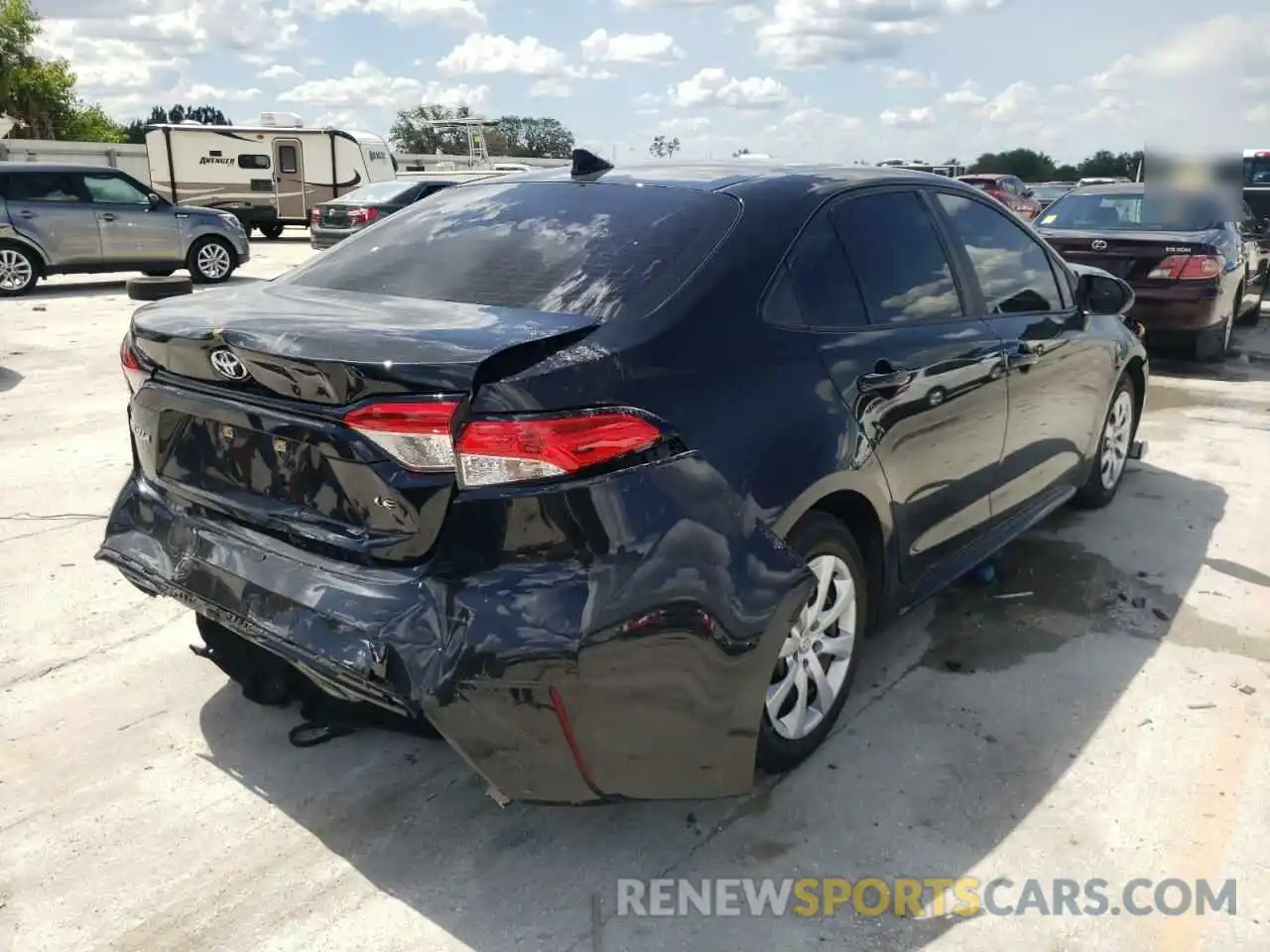 4 Photograph of a damaged car 5YFEPRAE6LP087431 TOYOTA COROLLA 2020