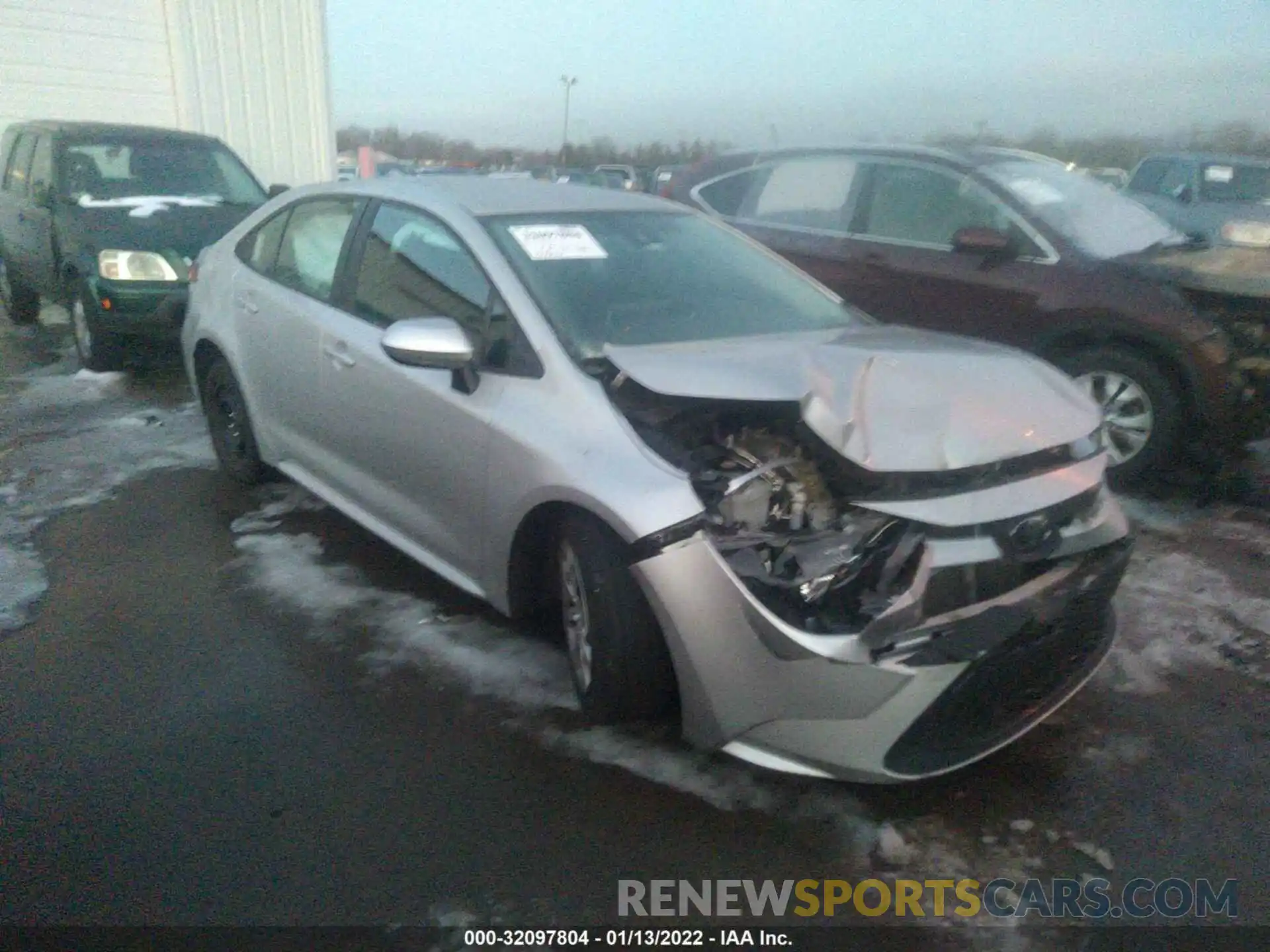 1 Photograph of a damaged car 5YFEPRAE6LP088126 TOYOTA COROLLA 2020