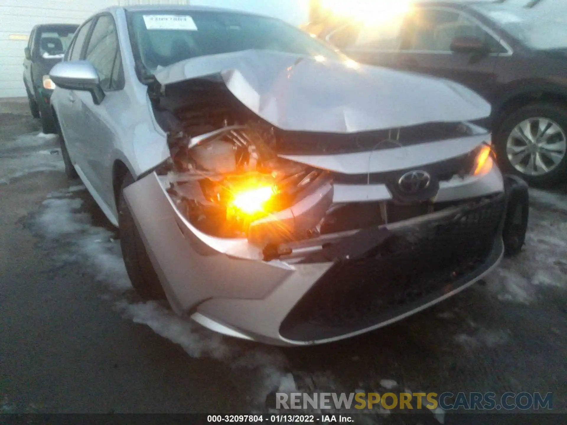 6 Photograph of a damaged car 5YFEPRAE6LP088126 TOYOTA COROLLA 2020