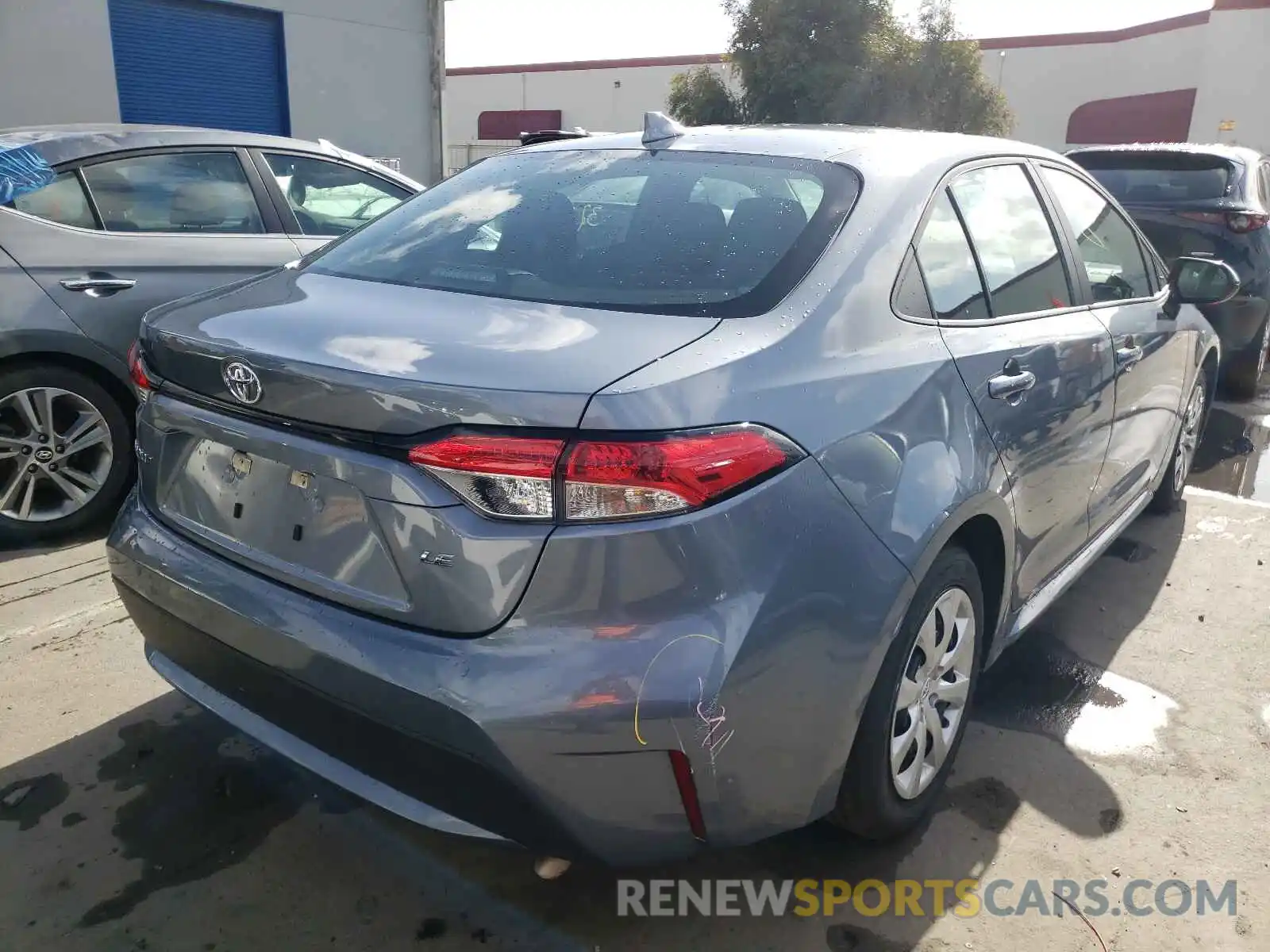 4 Photograph of a damaged car 5YFEPRAE6LP088417 TOYOTA COROLLA 2020