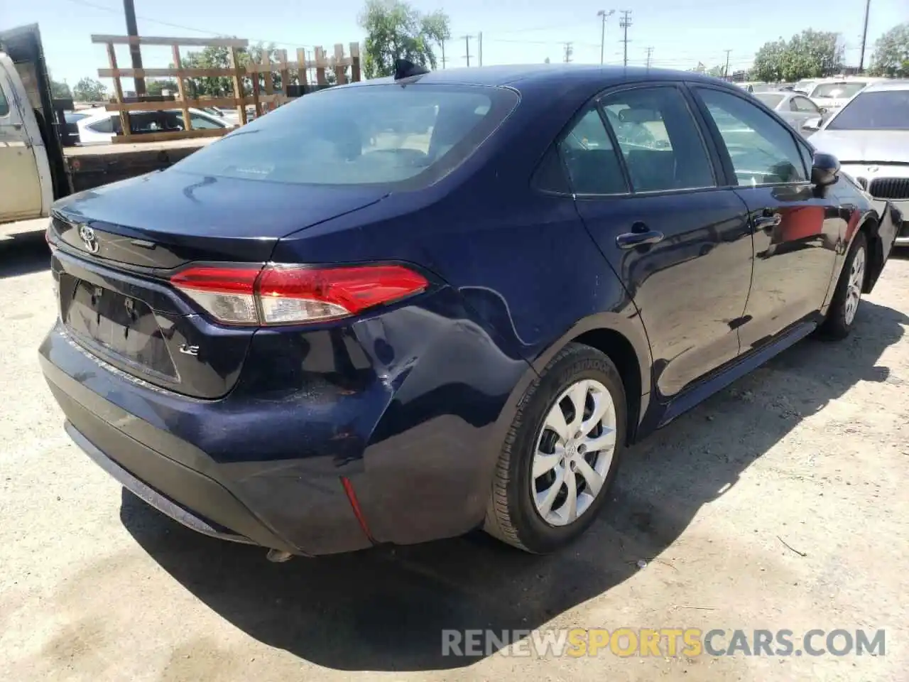 4 Photograph of a damaged car 5YFEPRAE6LP089809 TOYOTA COROLLA 2020