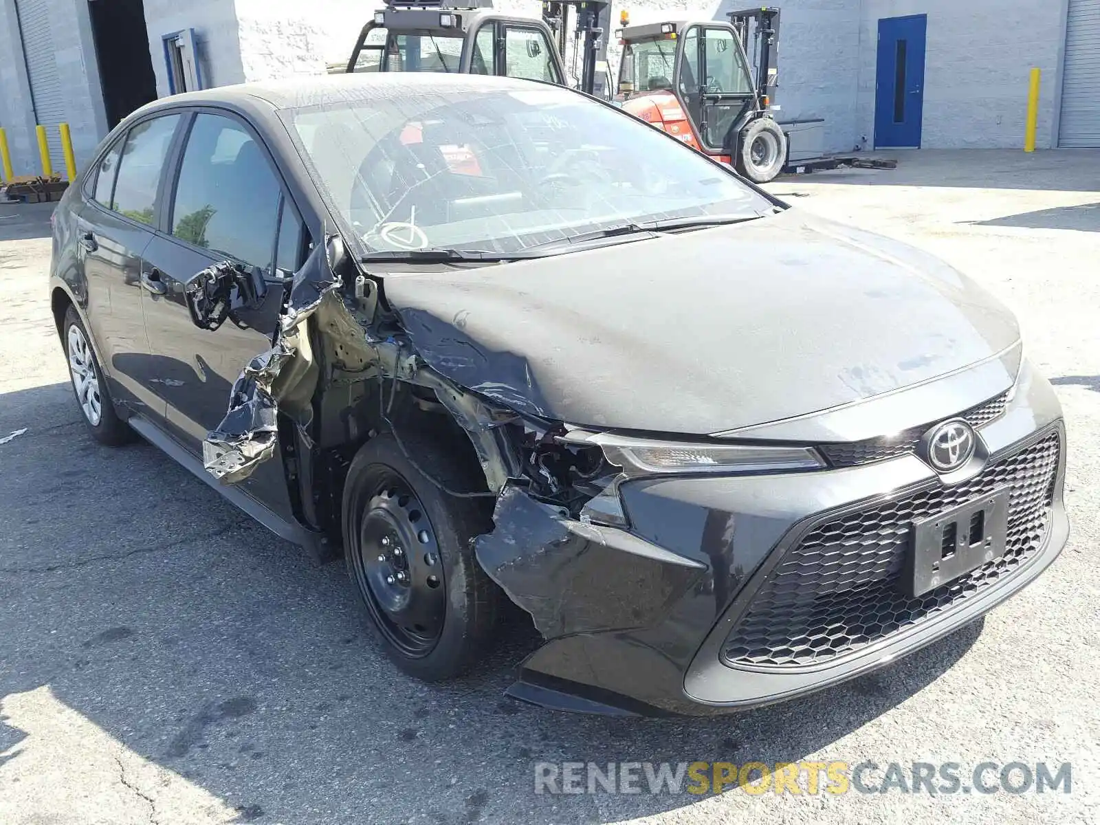 1 Photograph of a damaged car 5YFEPRAE6LP090698 TOYOTA COROLLA 2020