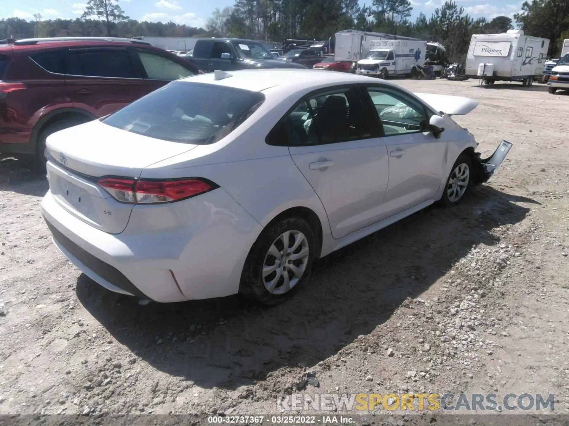 4 Photograph of a damaged car 5YFEPRAE6LP090815 TOYOTA COROLLA 2020