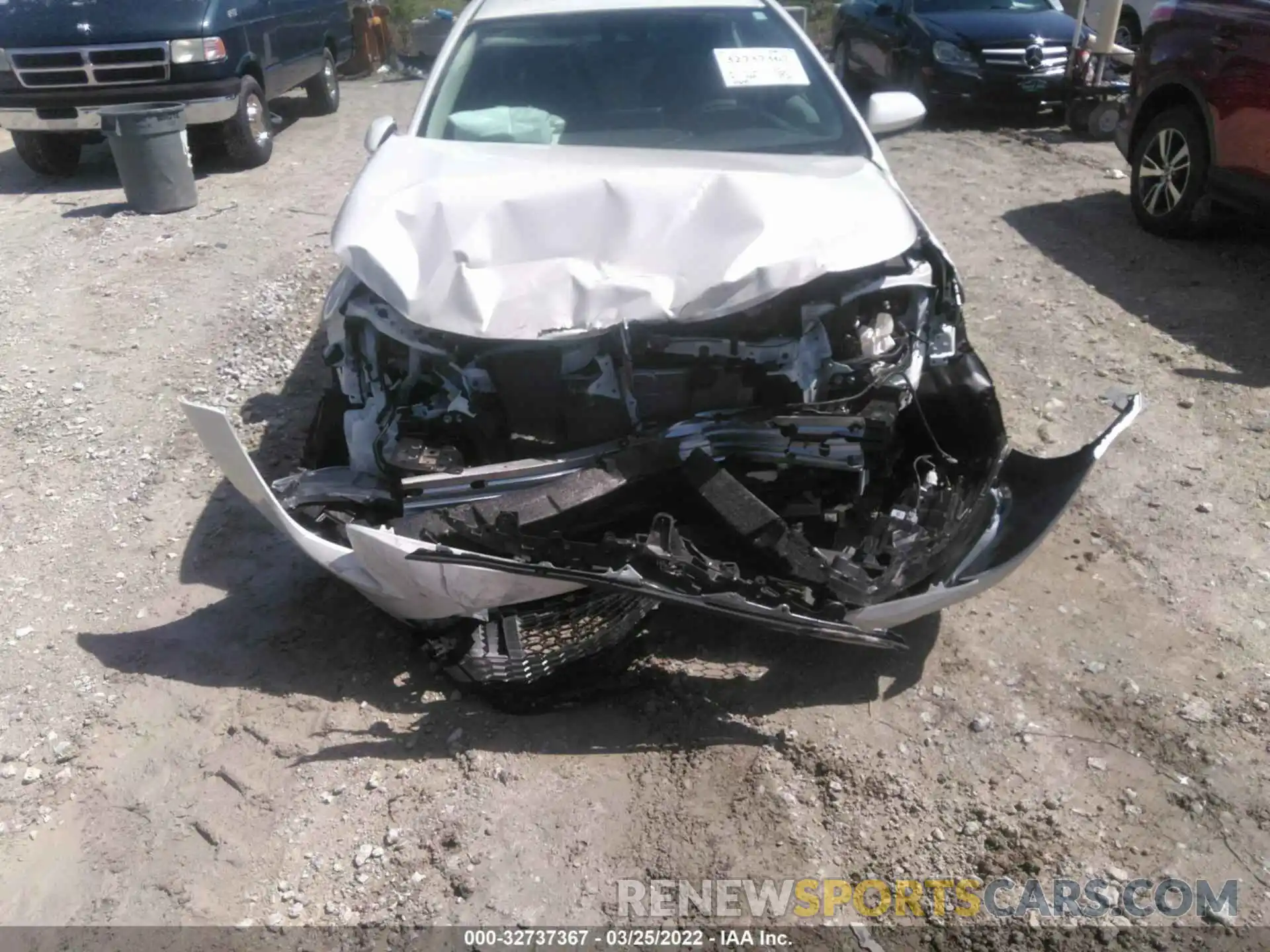 6 Photograph of a damaged car 5YFEPRAE6LP090815 TOYOTA COROLLA 2020