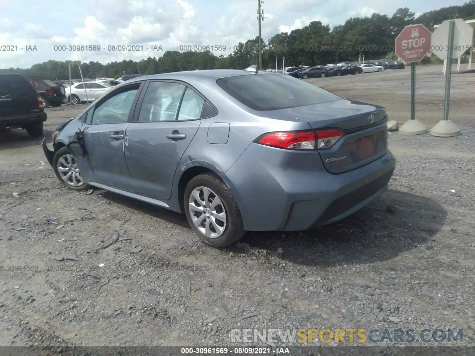 3 Photograph of a damaged car 5YFEPRAE6LP090913 TOYOTA COROLLA 2020