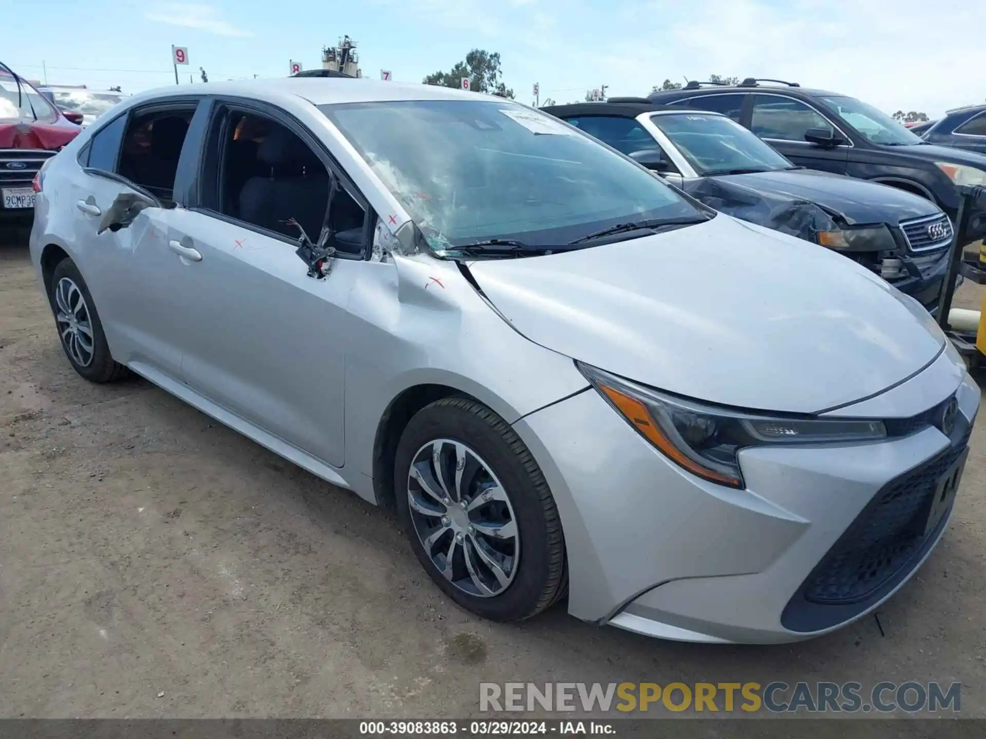 1 Photograph of a damaged car 5YFEPRAE6LP092001 TOYOTA COROLLA 2020