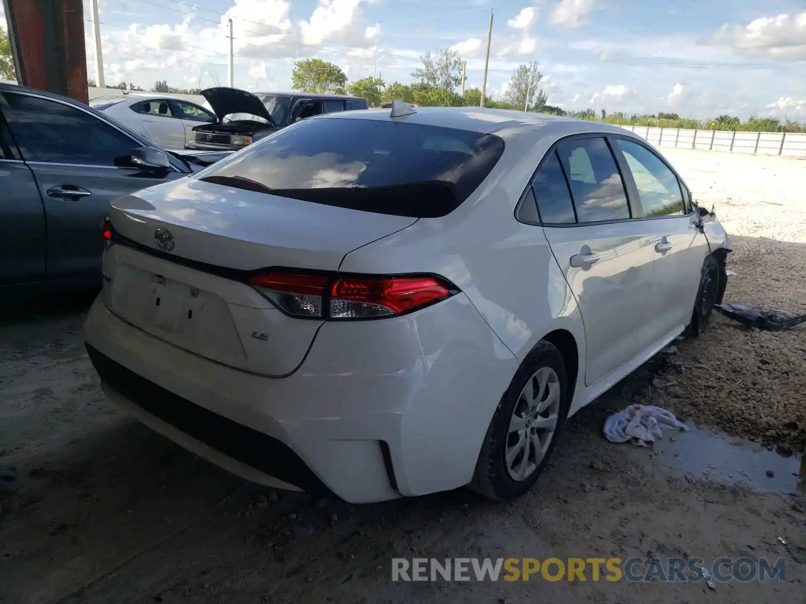 4 Photograph of a damaged car 5YFEPRAE6LP094072 TOYOTA COROLLA 2020