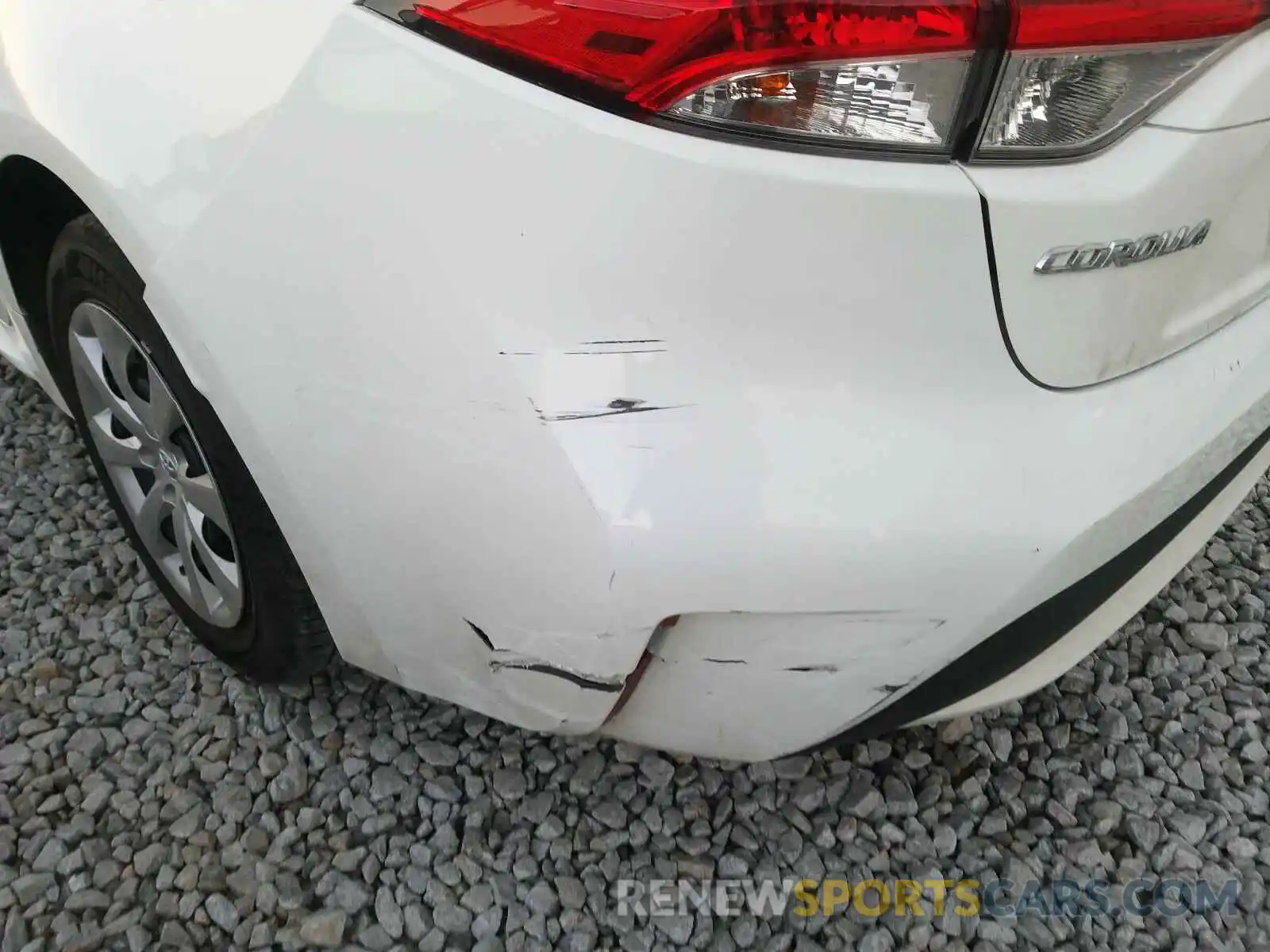 9 Photograph of a damaged car 5YFEPRAE6LP094475 TOYOTA COROLLA 2020