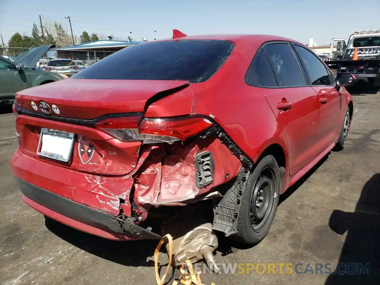 4 Photograph of a damaged car 5YFEPRAE6LP094590 TOYOTA COROLLA 2020