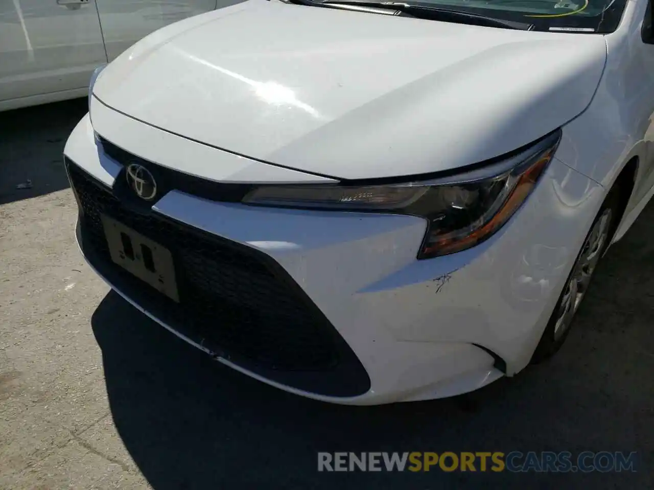 9 Photograph of a damaged car 5YFEPRAE6LP096548 TOYOTA COROLLA 2020