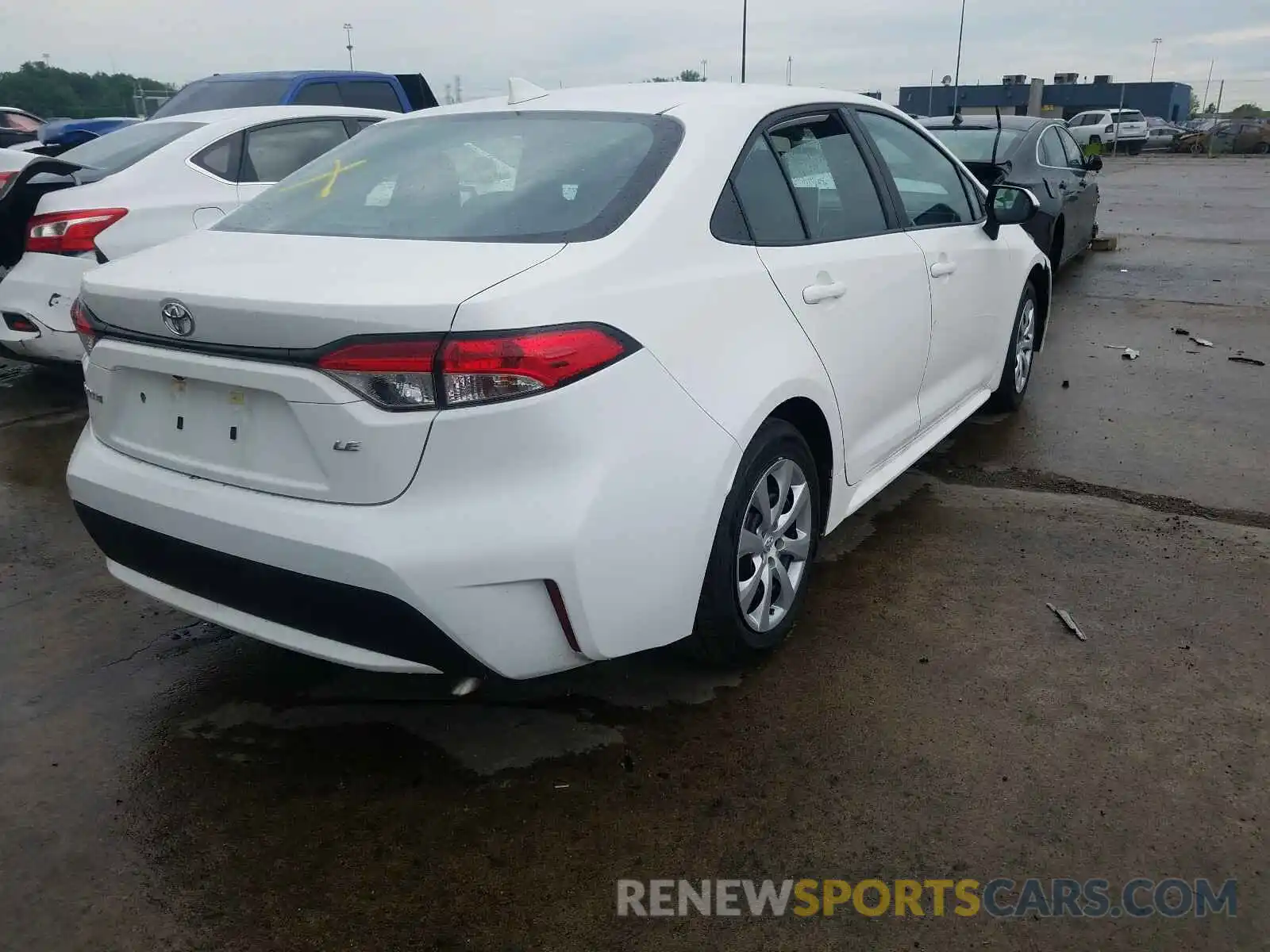 4 Photograph of a damaged car 5YFEPRAE6LP096727 TOYOTA COROLLA 2020