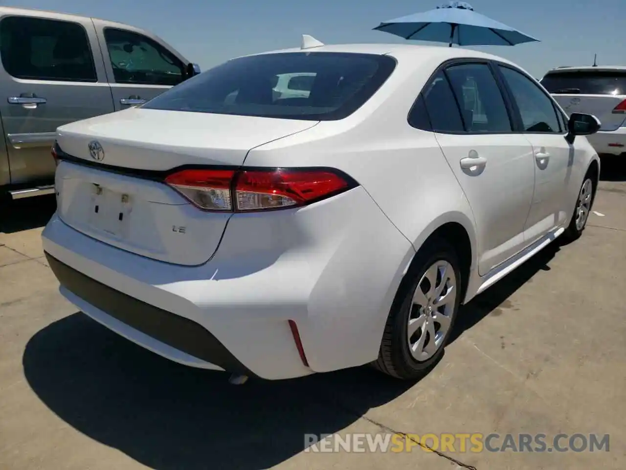 4 Photograph of a damaged car 5YFEPRAE6LP097344 TOYOTA COROLLA 2020