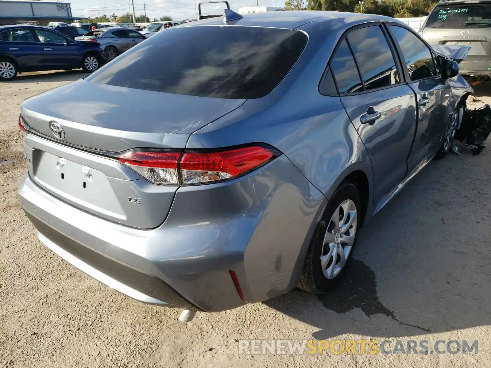 4 Photograph of a damaged car 5YFEPRAE6LP097361 TOYOTA COROLLA 2020