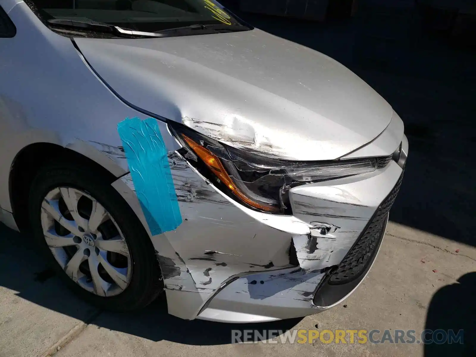 9 Photograph of a damaged car 5YFEPRAE6LP097408 TOYOTA COROLLA 2020