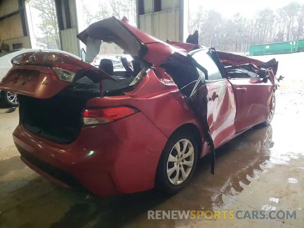 4 Photograph of a damaged car 5YFEPRAE6LP097814 TOYOTA COROLLA 2020