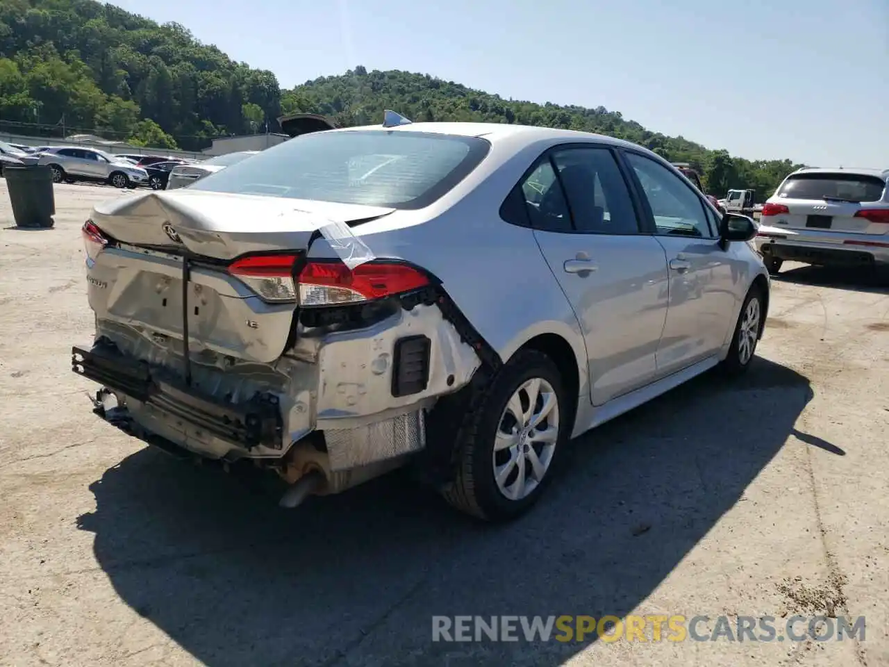 4 Photograph of a damaged car 5YFEPRAE6LP098266 TOYOTA COROLLA 2020