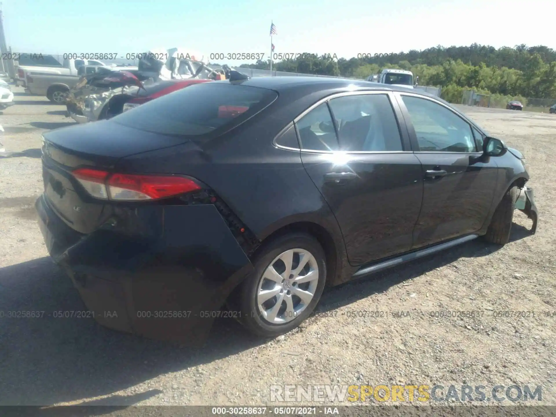 4 Photograph of a damaged car 5YFEPRAE6LP098414 TOYOTA COROLLA 2020