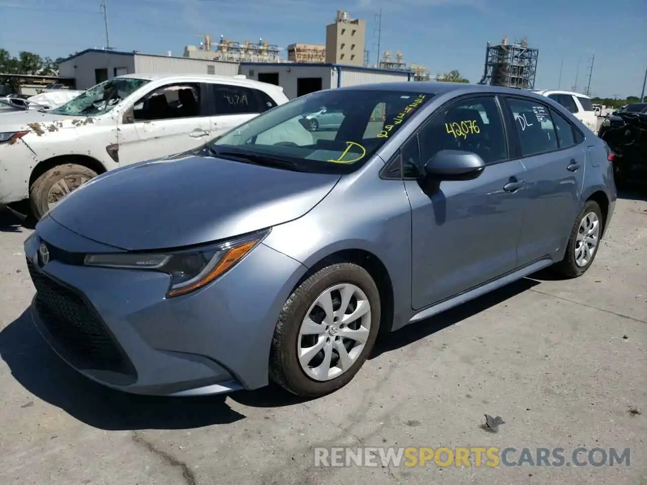 2 Photograph of a damaged car 5YFEPRAE6LP098672 TOYOTA COROLLA 2020