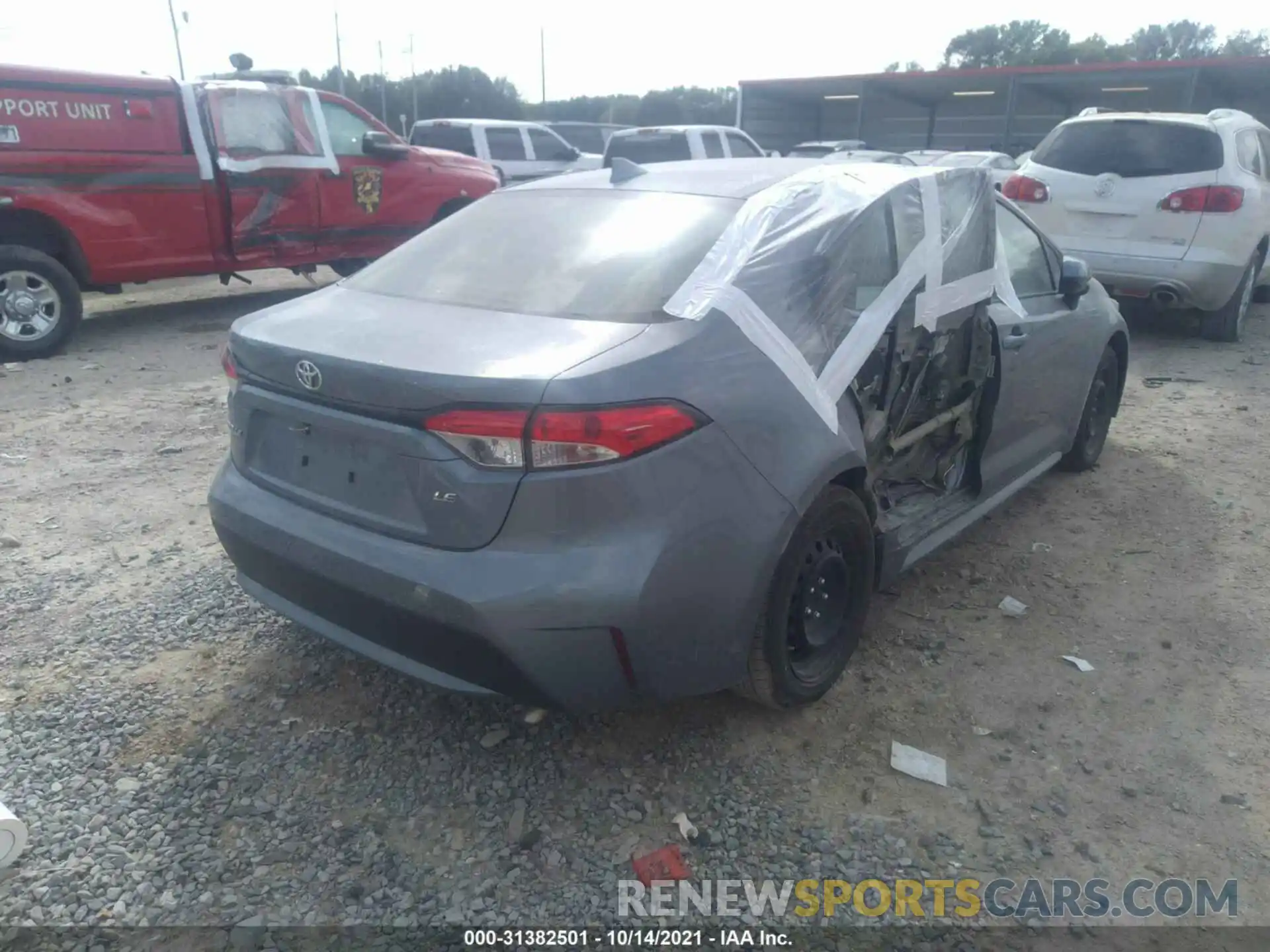 4 Photograph of a damaged car 5YFEPRAE6LP098736 TOYOTA COROLLA 2020