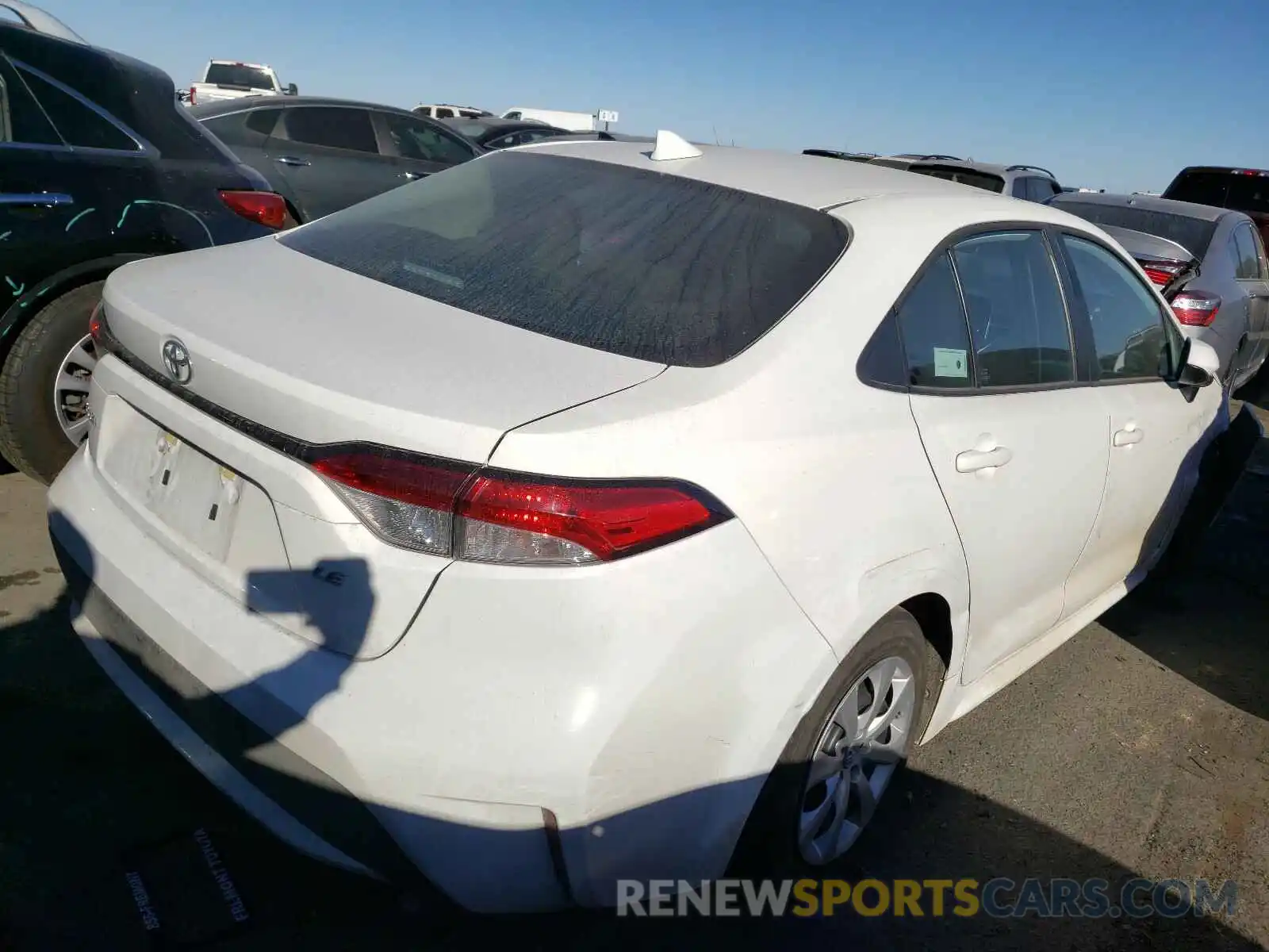 4 Photograph of a damaged car 5YFEPRAE6LP099255 TOYOTA COROLLA 2020