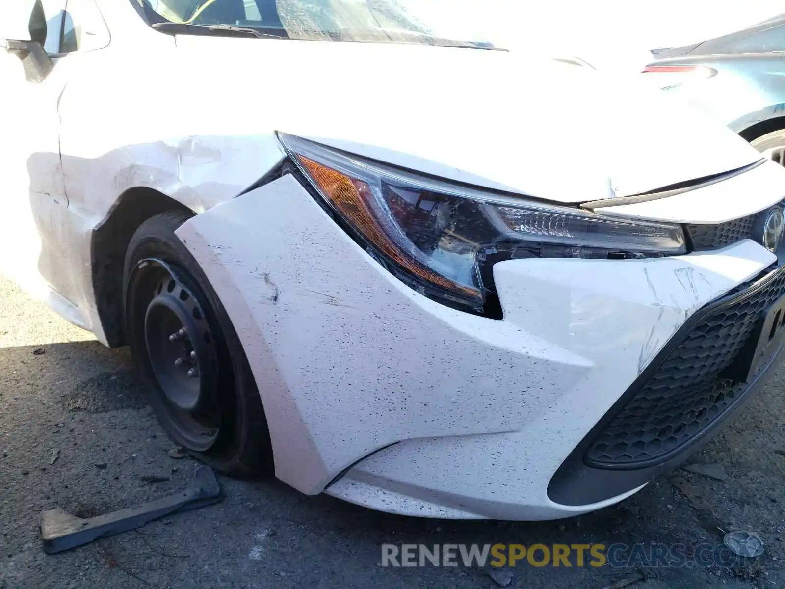 9 Photograph of a damaged car 5YFEPRAE6LP099255 TOYOTA COROLLA 2020