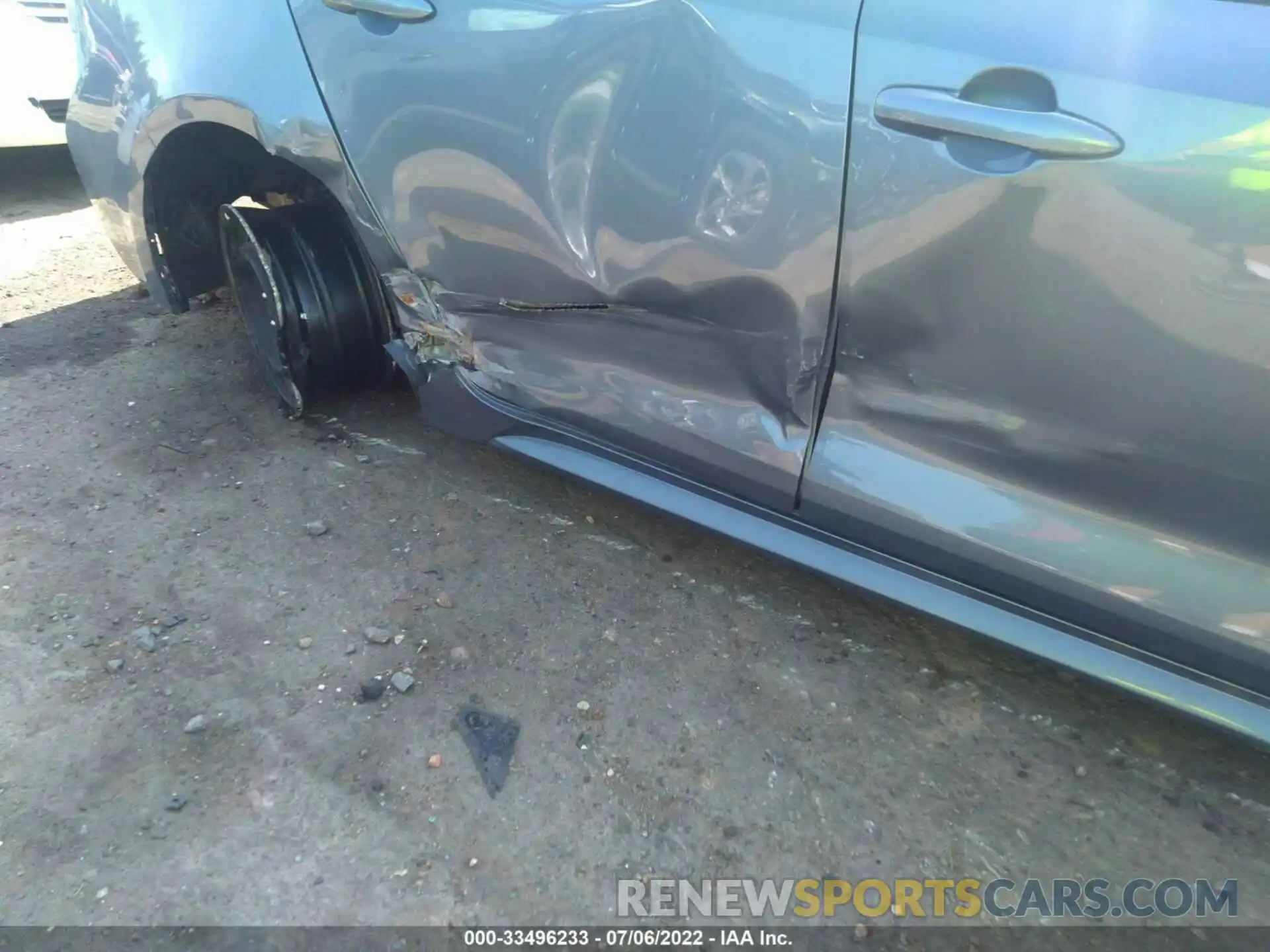 6 Photograph of a damaged car 5YFEPRAE6LP100792 TOYOTA COROLLA 2020