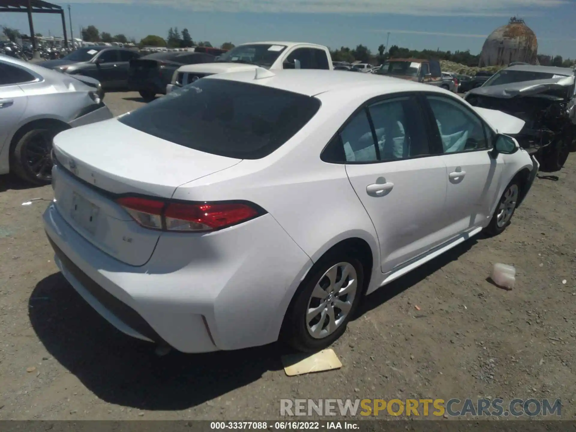 4 Photograph of a damaged car 5YFEPRAE6LP101974 TOYOTA COROLLA 2020