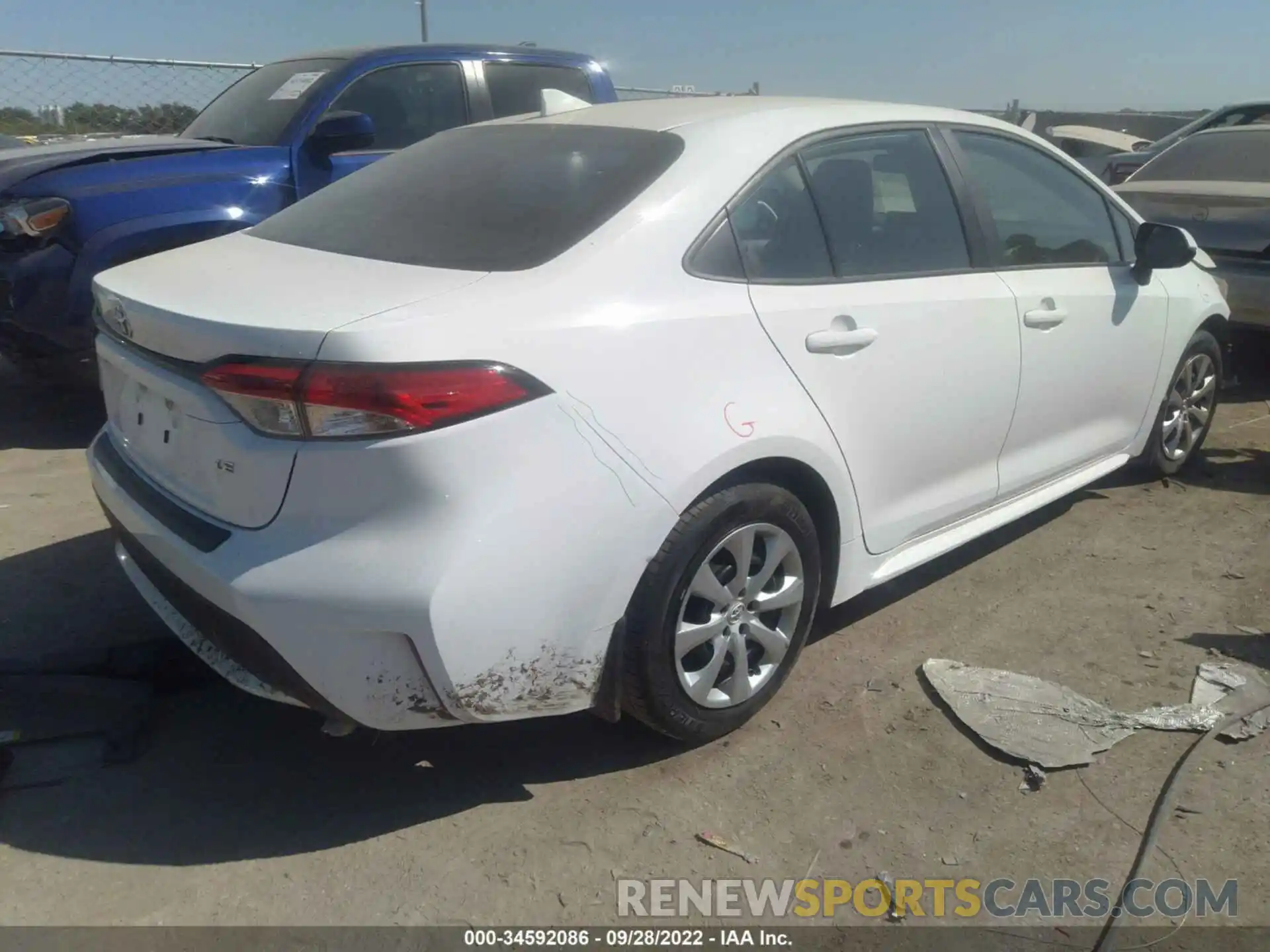 4 Photograph of a damaged car 5YFEPRAE6LP102879 TOYOTA COROLLA 2020