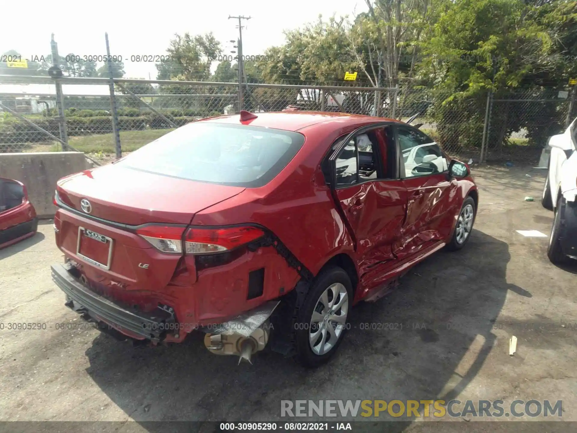 4 Photograph of a damaged car 5YFEPRAE6LP103059 TOYOTA COROLLA 2020