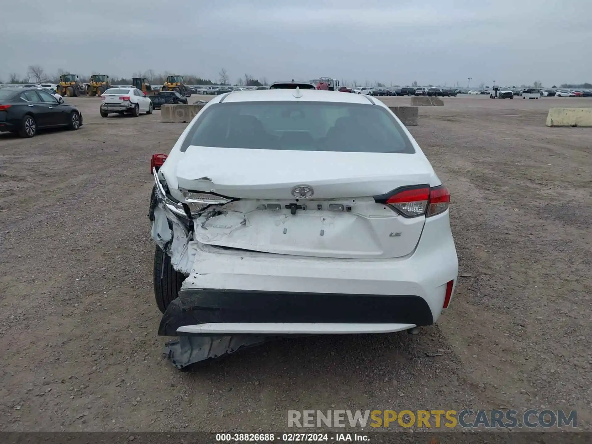 16 Photograph of a damaged car 5YFEPRAE6LP103630 TOYOTA COROLLA 2020