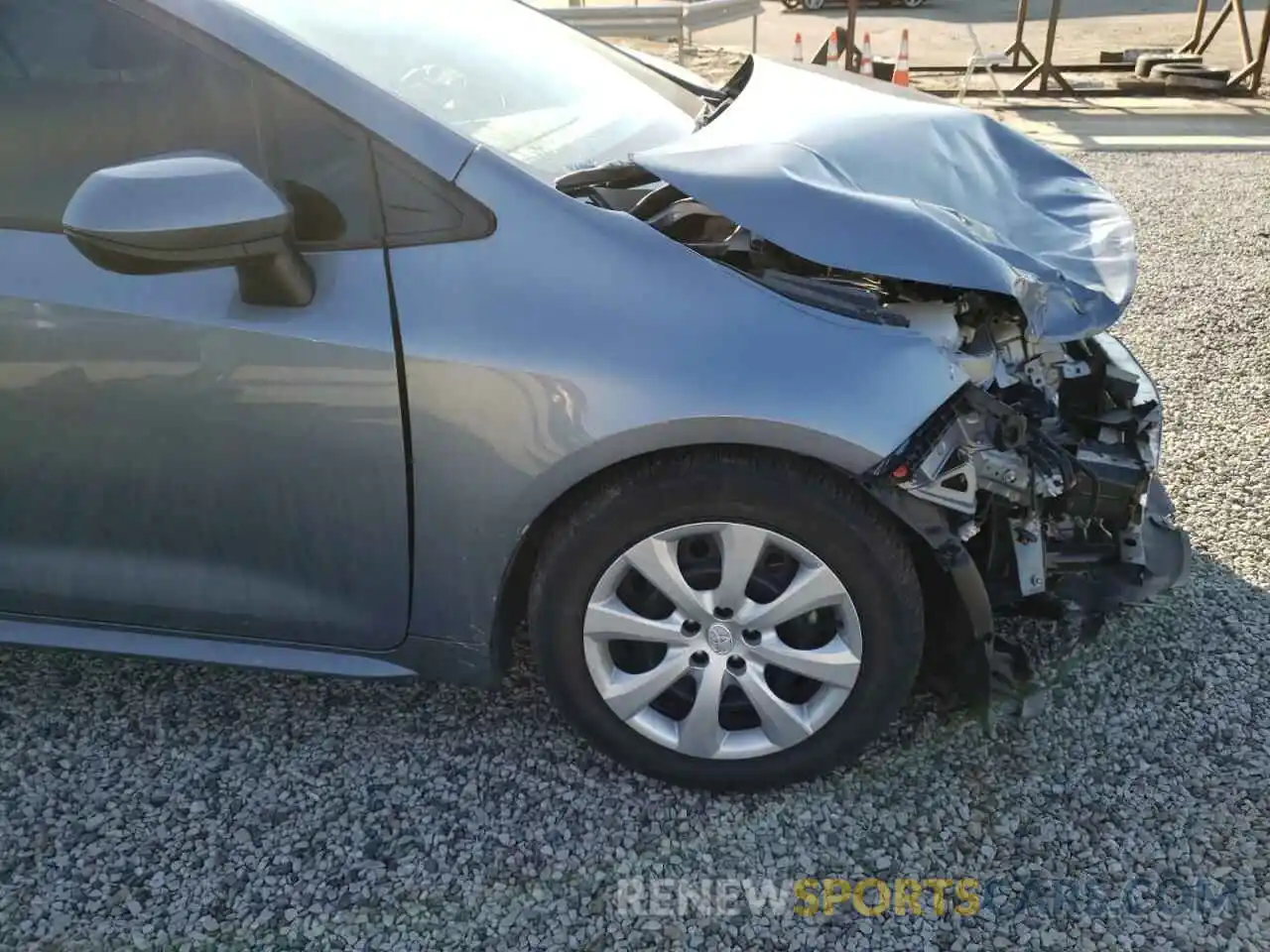 9 Photograph of a damaged car 5YFEPRAE6LP103658 TOYOTA COROLLA 2020