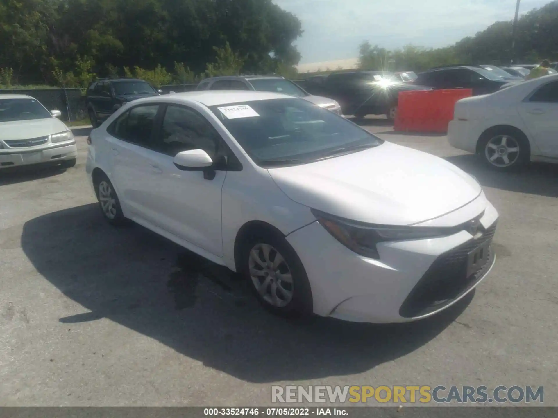 1 Photograph of a damaged car 5YFEPRAE6LP104096 TOYOTA COROLLA 2020