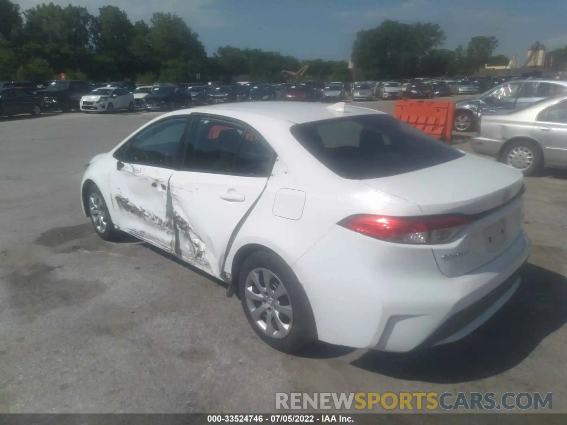 3 Photograph of a damaged car 5YFEPRAE6LP104096 TOYOTA COROLLA 2020