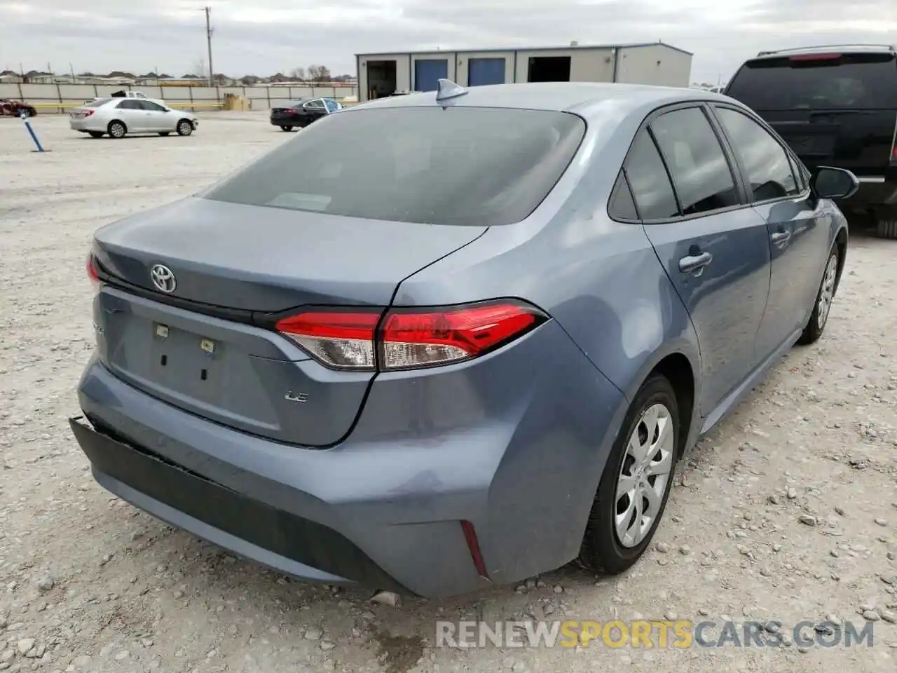 4 Photograph of a damaged car 5YFEPRAE6LP104311 TOYOTA COROLLA 2020