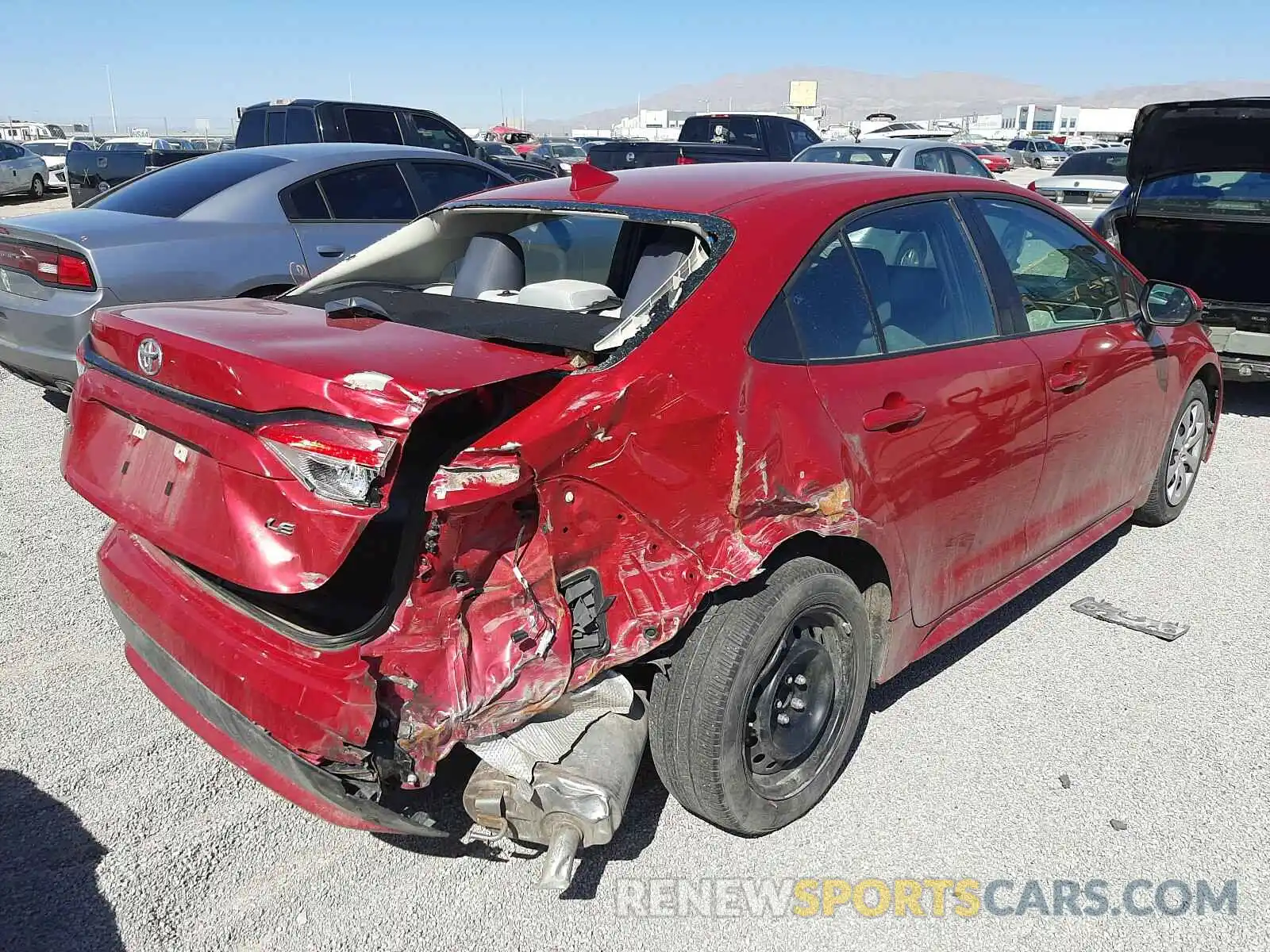 4 Photograph of a damaged car 5YFEPRAE6LP104566 TOYOTA COROLLA 2020